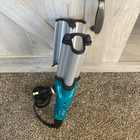 TIGI Bed Head Wave Artist Deep Waver for Beachy Waves - Picture 3 of 6